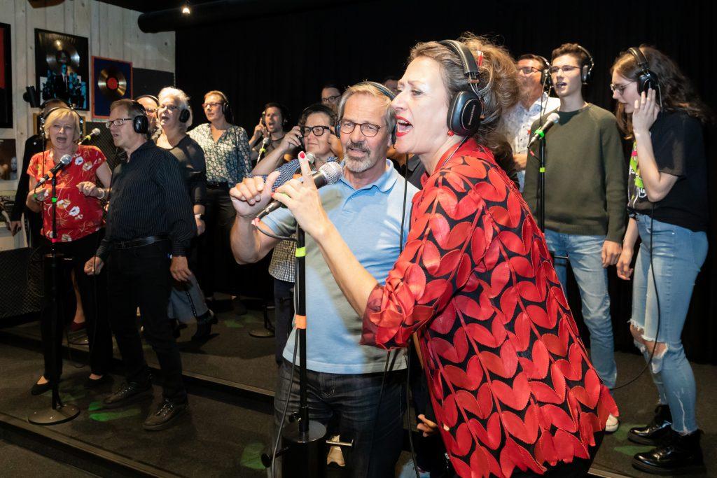 Gruppe im Boogie Park Tonstudio in der Panik City