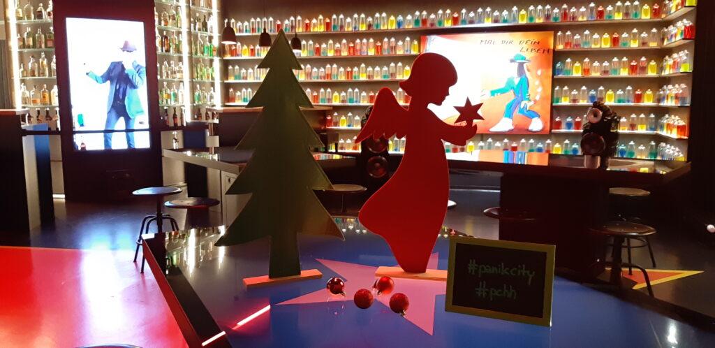 Weihnachtsengel in der PANIK CITY